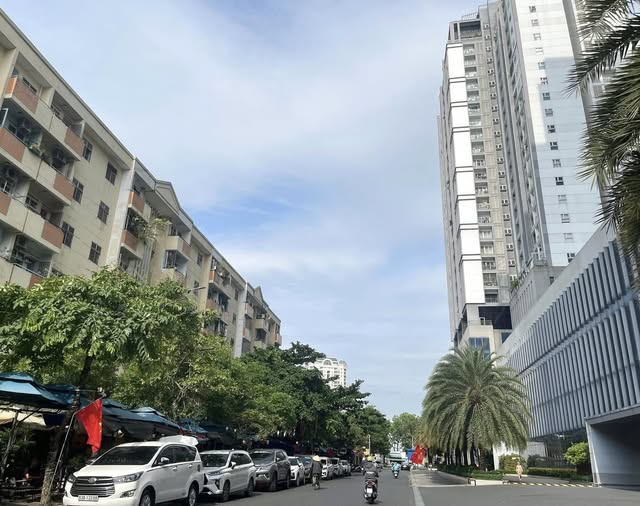 Hinh Xi Grand Court 1